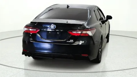 More photos of 2021 Toyota Camry Hybrid SE at Tom Gill Chevrolet, KY
