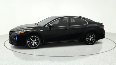 Another view of 2021 Toyota Camry Hybrid SE for sale in Florence, KY at Tom Gill Chevrolet
