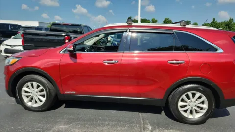 More photos of 2018 Kia Sorento LX V6 at Tom Gill Chevrolet, KY