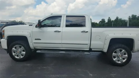More photos of 2016 Chevrolet Silverado 2500HD High Country at Tom Gill Chevrolet, KY
