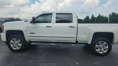 More photos of 2016 Chevrolet Silverado 2500HD High Country at Tom Gill Chevrolet, KY