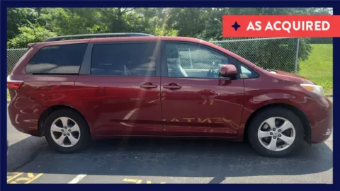 Red 2015 Toyota Sienna LE 8-Passenger for sale in Florence, KY