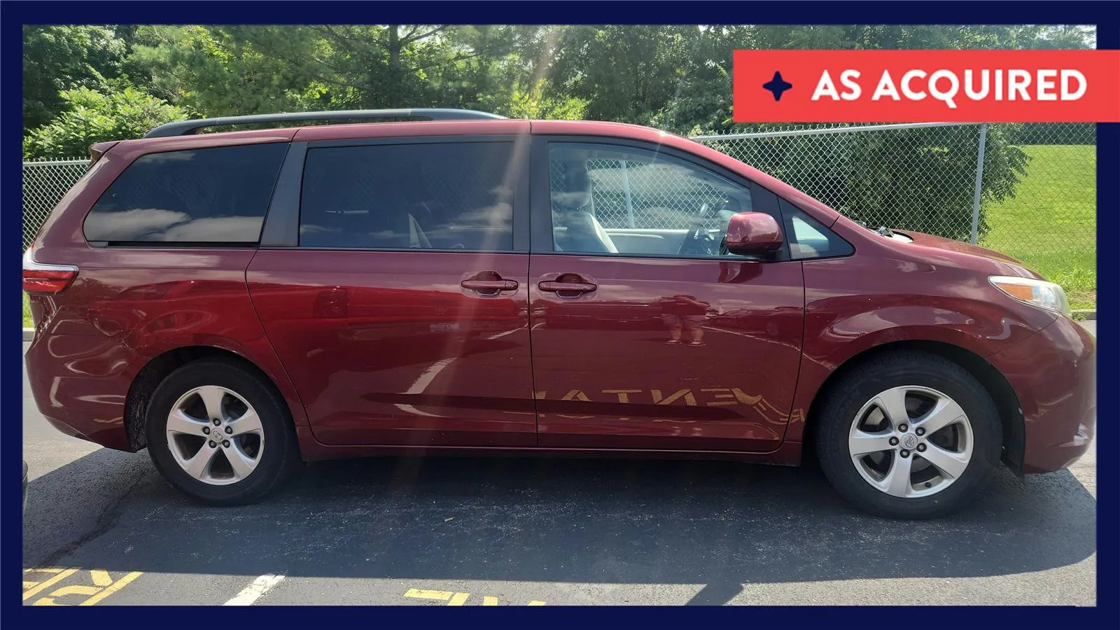 Red 2015 Toyota Sienna LE 8-Passenger for sale in Florence, KY