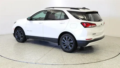 More photos of 2022 Chevrolet Equinox RS at Tom Gill Chevrolet, KY