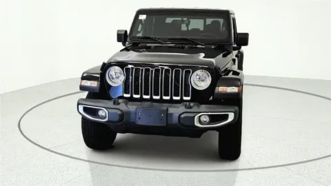 Photos of 2022 Jeep Gladiator Overland for sale in Florence, KY at Tom Gill Chevrolet