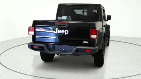 More photos of 2022 Jeep Gladiator Overland at Tom Gill Chevrolet, KY