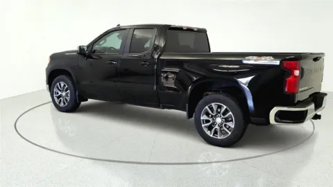 More photos of 2023 Chevrolet Silverado 1500 LT at Tom Gill Chevrolet, KY