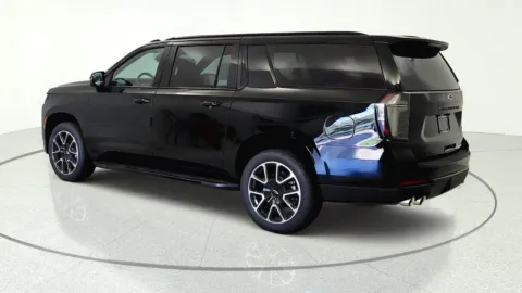 More photos of 2026 Chevrolet Suburban RST at Tom Gill Chevrolet, KY
