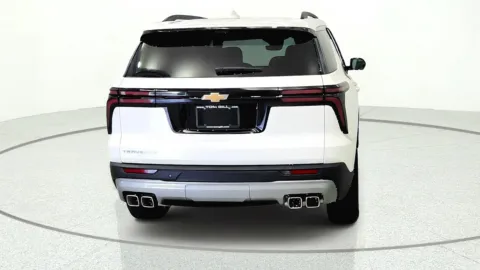 More photos of 2026 Chevrolet Traverse FWD LT at Tom Gill Chevrolet, KY