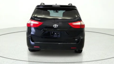 More photos of 2017 Toyota Sienna LE 8-Passenger at Tom Gill Chevrolet, KY