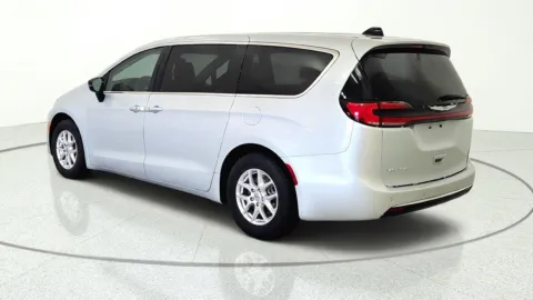 More photos of 2024 Chrysler Pacifica Touring L at Tom Gill Chevrolet, KY
