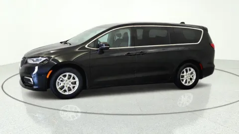 Another view of 2023 Chrysler Pacifica Touring L for sale in Florence, KY at Tom Gill Chevrolet
