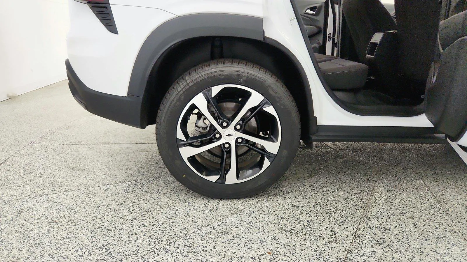2024 Chevrolet Trax RS - Photo 30
