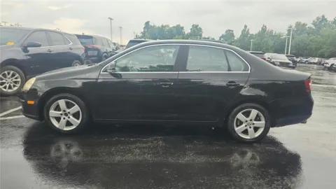 More photos of 2008 Volkswagen Jetta Sedan SE at Tom Gill Chevrolet, KY