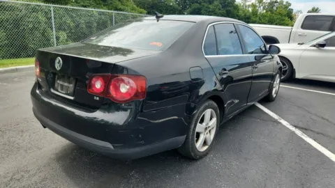 Photos of 2009 Volkswagen Jetta Sedan SE for sale in Florence, KY at Tom Gill Chevrolet