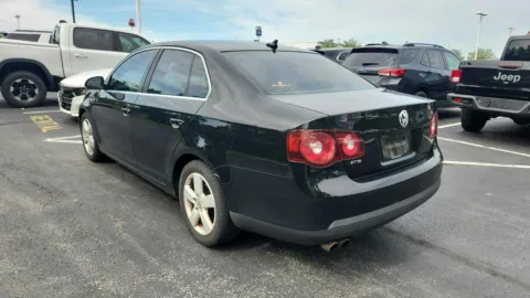 More photos of 2009 Volkswagen Jetta Sedan SE at Tom Gill Chevrolet, KY