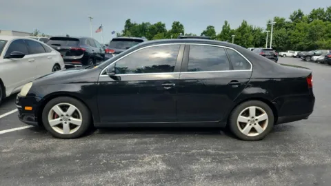 More photos of 2009 Volkswagen Jetta Sedan SE at Tom Gill Chevrolet, KY