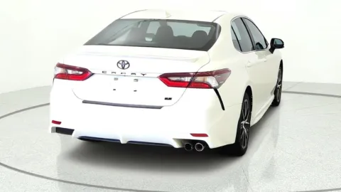 More photos of 2024 Toyota Camry SE at Tom Gill Chevrolet, KY