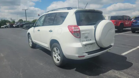 More photos of 2009 Toyota RAV4 at Tom Gill Chevrolet, KY