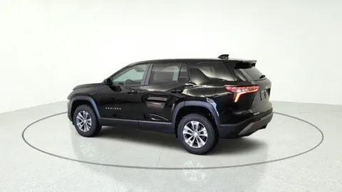 More photos of 2027 Chevrolet Equinox FWD LT at Tom Gill Chevrolet, KY