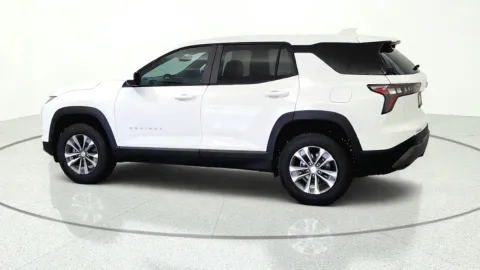 More photos of 2027 Chevrolet Equinox FWD LT at Tom Gill Chevrolet, KY