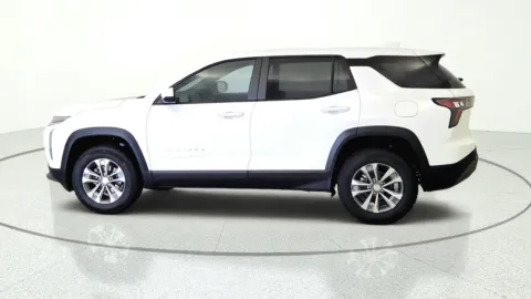 More photos of 2027 Chevrolet Equinox AWD LT at Tom Gill Chevrolet, KY