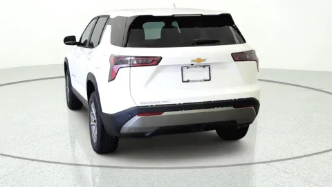 More photos of 2027 Chevrolet Equinox AWD LT at Tom Gill Chevrolet, KY