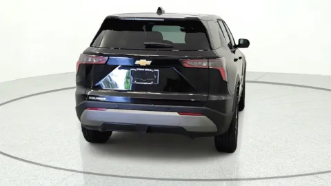 More photos of 2027 Chevrolet Equinox FWD LT at Tom Gill Chevrolet, KY