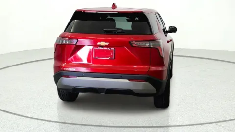 More photos of 2027 Chevrolet Equinox FWD LT at Tom Gill Chevrolet, KY