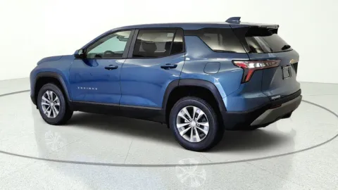 More photos of 2027 Chevrolet Equinox FWD LT at Tom Gill Chevrolet, KY