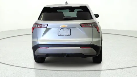 More photos of 2027 Chevrolet Equinox FWD LT at Tom Gill Chevrolet, KY