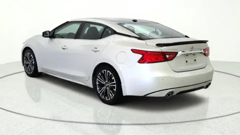 More photos of 2016 Nissan Maxima 3.5 SL at Tom Gill Chevrolet, KY