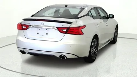 More photos of 2016 Nissan Maxima 3.5 SL at Tom Gill Chevrolet, KY
