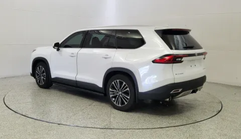 More photos of 2024 Toyota Grand Highlander Hybrid MAX Platinum at Tom Gill Chevrolet, KY