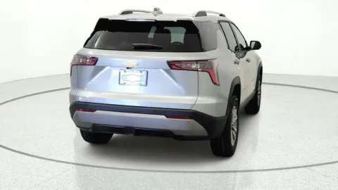 More photos of 2027 Chevrolet Equinox FWD LT at Tom Gill Chevrolet, KY