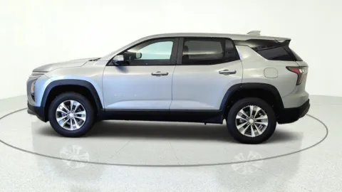 More photos of 2027 Chevrolet Equinox FWD LT at Tom Gill Chevrolet, KY