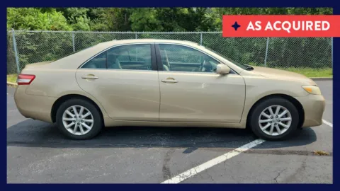 Beige 2011 Toyota Camry XLE for sale in Florence, KY