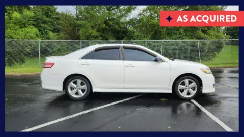 White 2011 Toyota Camry SE for sale in Florence, KY
