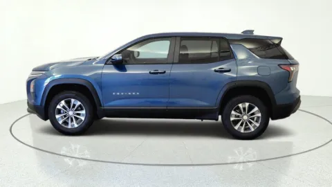 More photos of 2027 Chevrolet Equinox AWD LT at Tom Gill Chevrolet, KY