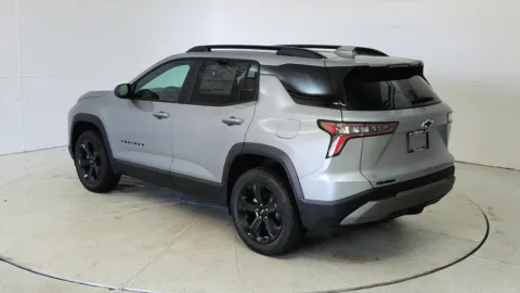 More photos of 2026 Chevrolet Equinox FWD LT at Tom Gill Chevrolet, KY