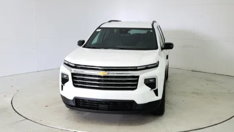 Photos of 2025 Chevrolet Traverse FWD LT for sale in Florence, KY at Tom Gill Chevrolet