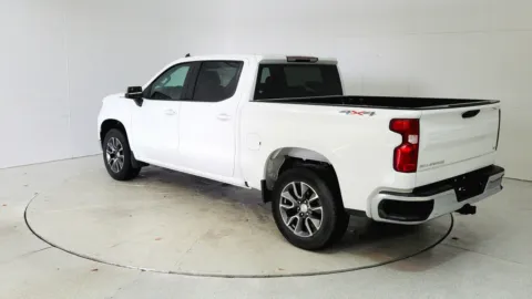 More photos of 2023 Chevrolet Silverado 1500 LT at Tom Gill Chevrolet, KY