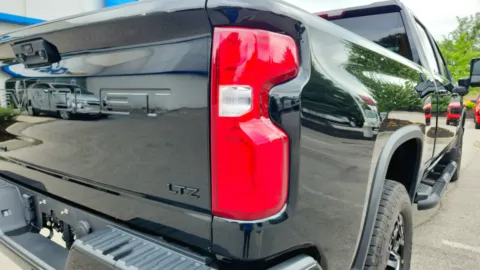 More photos of 2022 Chevrolet Silverado 3500HD LTZ at Tom Gill Chevrolet, KY