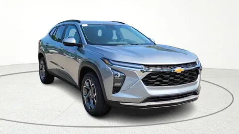More photos of 2025 Chevrolet Trax LT at Tom Gill Chevrolet, KY