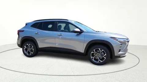 More photos of 2025 Chevrolet Trax LT at Tom Gill Chevrolet, KY