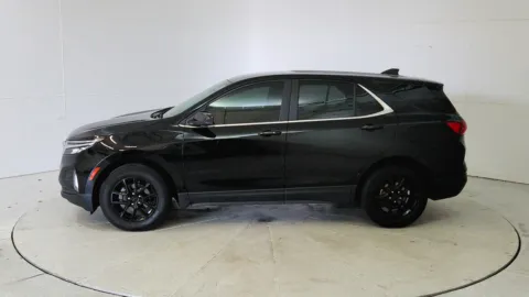 More photos of 2022 Chevrolet Equinox LT at Tom Gill Chevrolet, KY