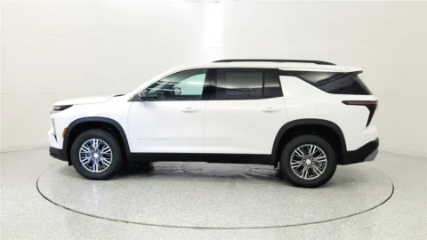 More photos of 2026 Chevrolet Traverse FWD LT at Tom Gill Chevrolet, KY