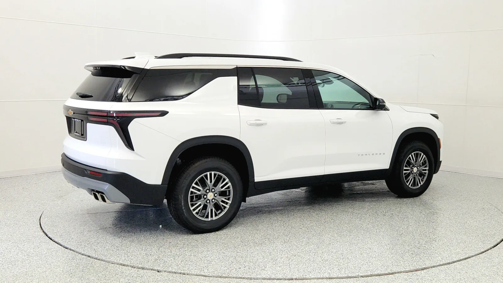 2026 Chevrolet Traverse photo 2