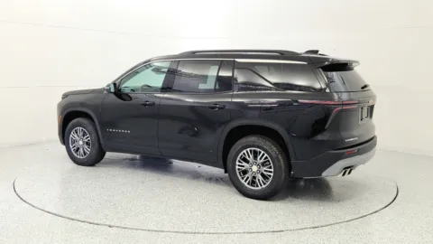 More photos of 2026 Chevrolet Traverse FWD LT at Tom Gill Chevrolet, KY