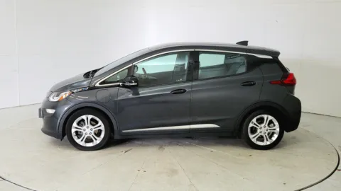 More photos of 2018 Chevrolet Bolt EV LT at Tom Gill Chevrolet, KY